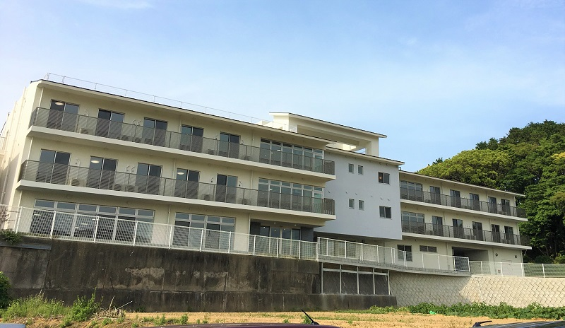 第二津屋崎園の外観。世界遺産に指定された津屋崎古墳群の近くに位置する