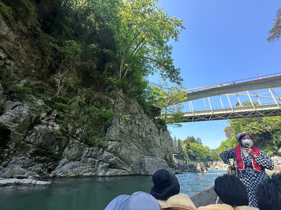 ※ガイドさんが丁寧に案内してくれます。最後には民謡も歌ってくださいました。