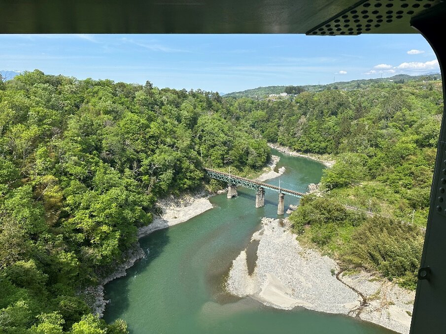 ※「そらさんぽ天竜峡」からの天竜峡の眺め。残念ながら電車は通りませんでした。