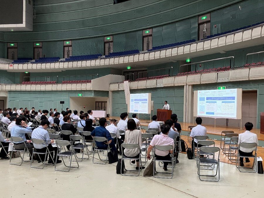 増員して開催した生成AIセミナーの様子