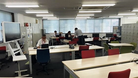 明るく開放的なオフィス