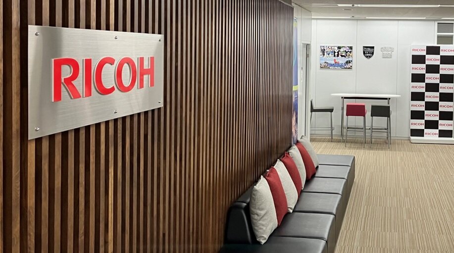 いらっしゃいませ! お客様をお出迎えするエントランス