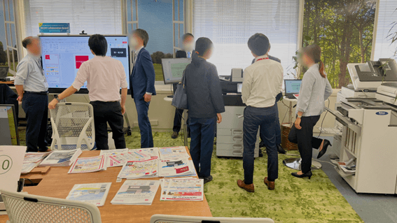 不定形サイズの帳票のスキャン課題を解決する最新複合機が、多くのお客様の関心を集めました