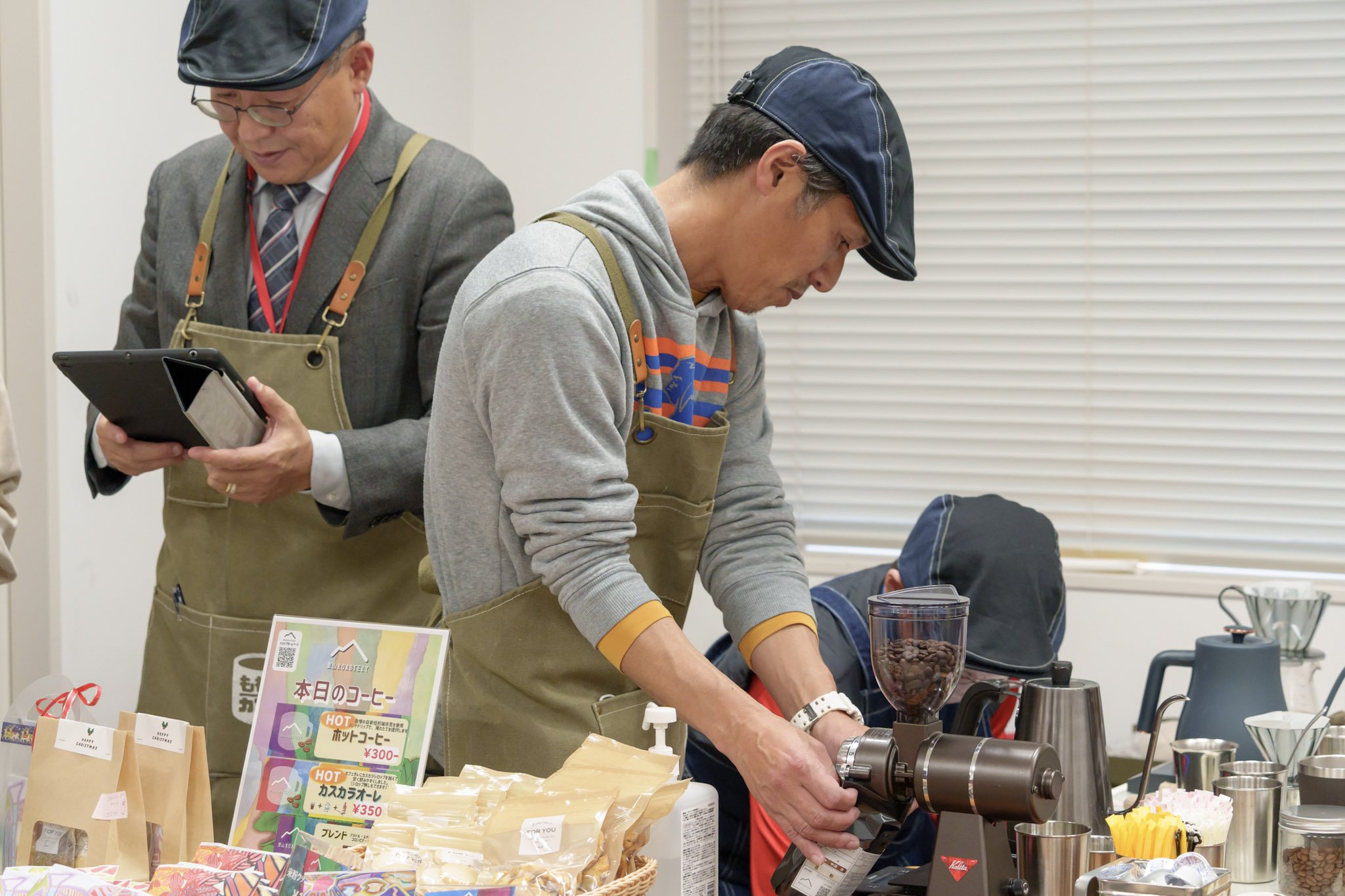 リコージャパン大阪支社本町橋事業所での買う知るボランティア開催中の様子2