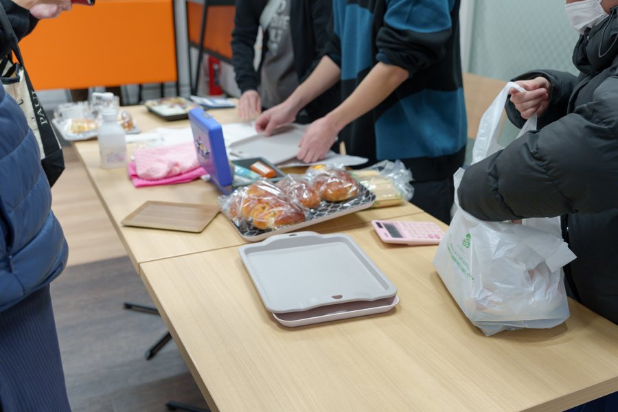 特定非営利活動法人 あのね「bakery ぶーぱん」パン販売の様子