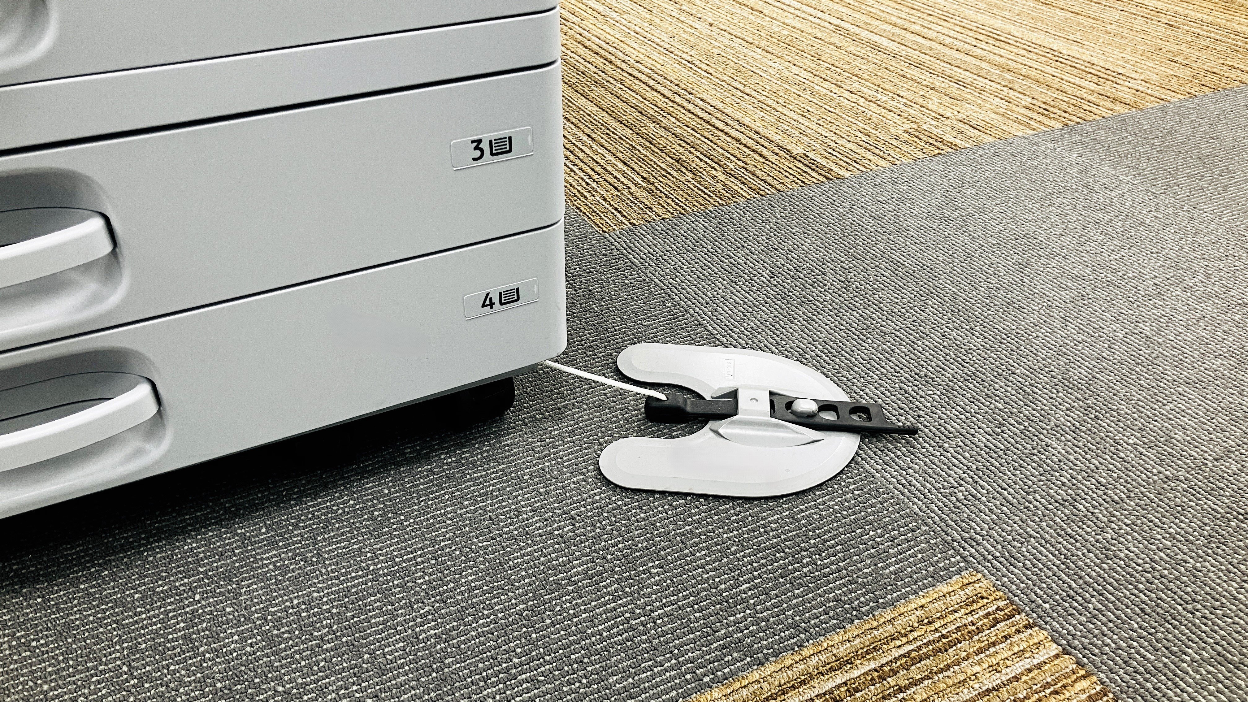 リコージャパンで使用している耐震キット