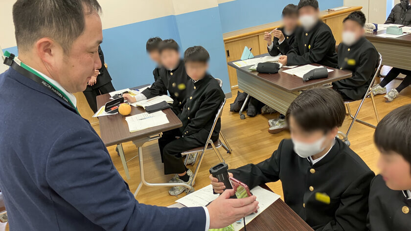 リコー樹脂判別センサーでプラスチック判別体験