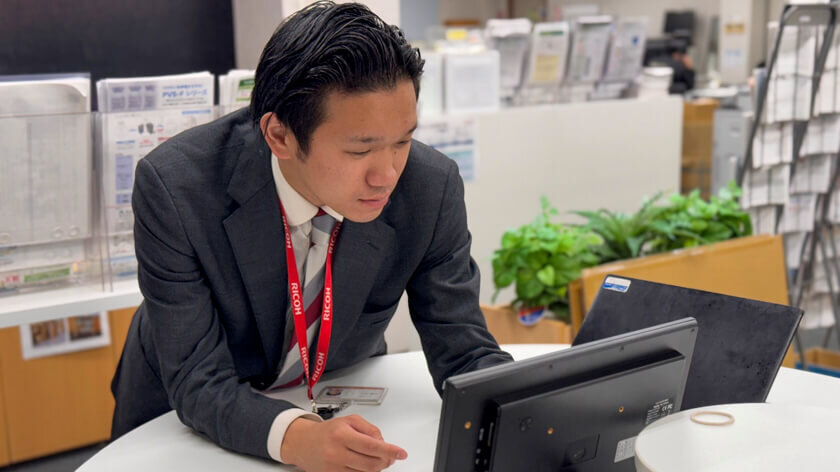 営業職の仕事風景