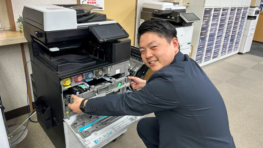 カスタマーエンジニア職の仕事風景